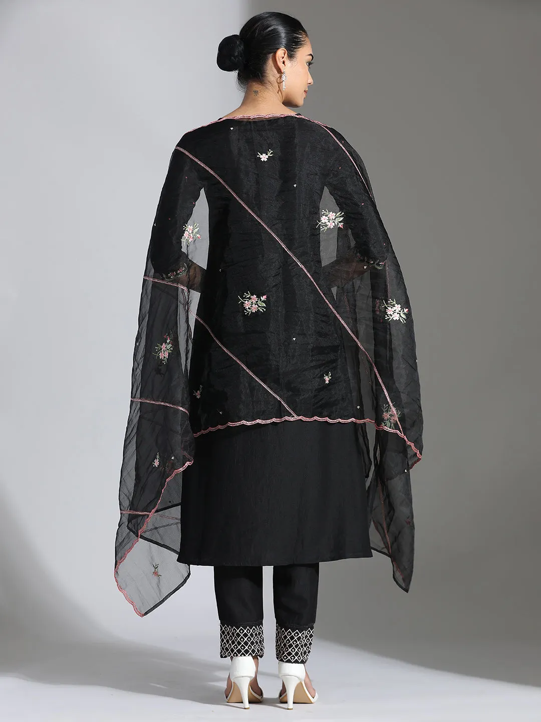 Black Embroidered Silk Blend Kurta Set With Organza Dupatta